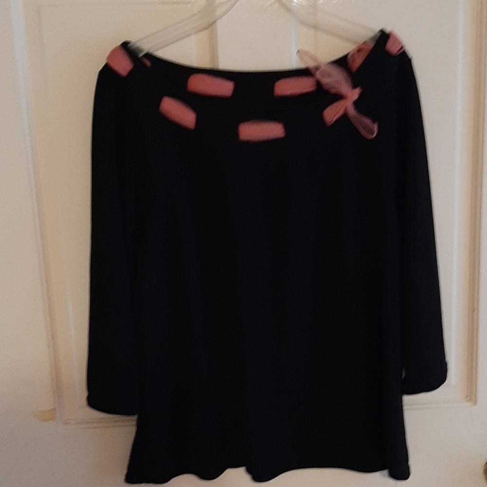 Black three quarter sleeve blouse.